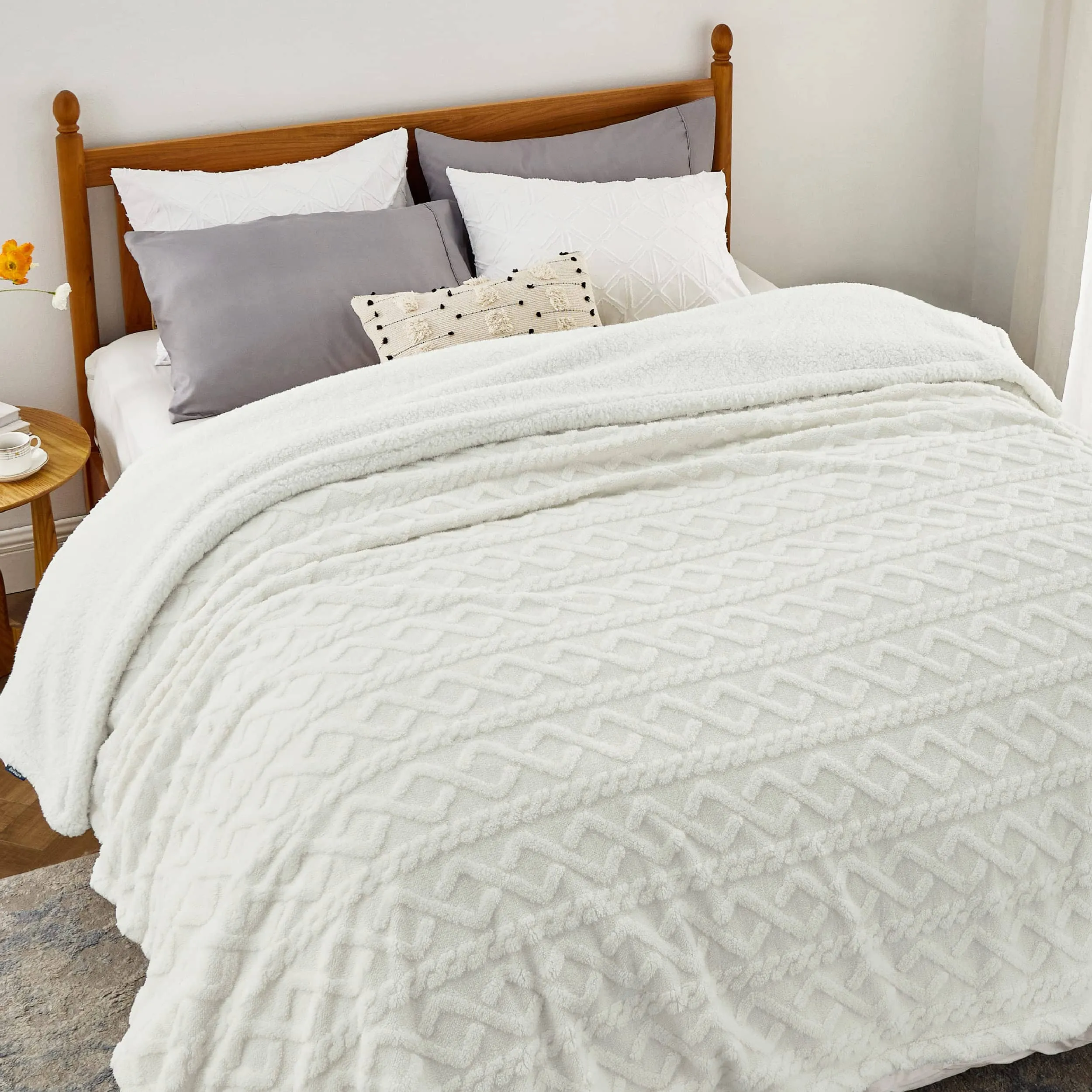 Bedsure Sherpa Throw Blanket For Couch