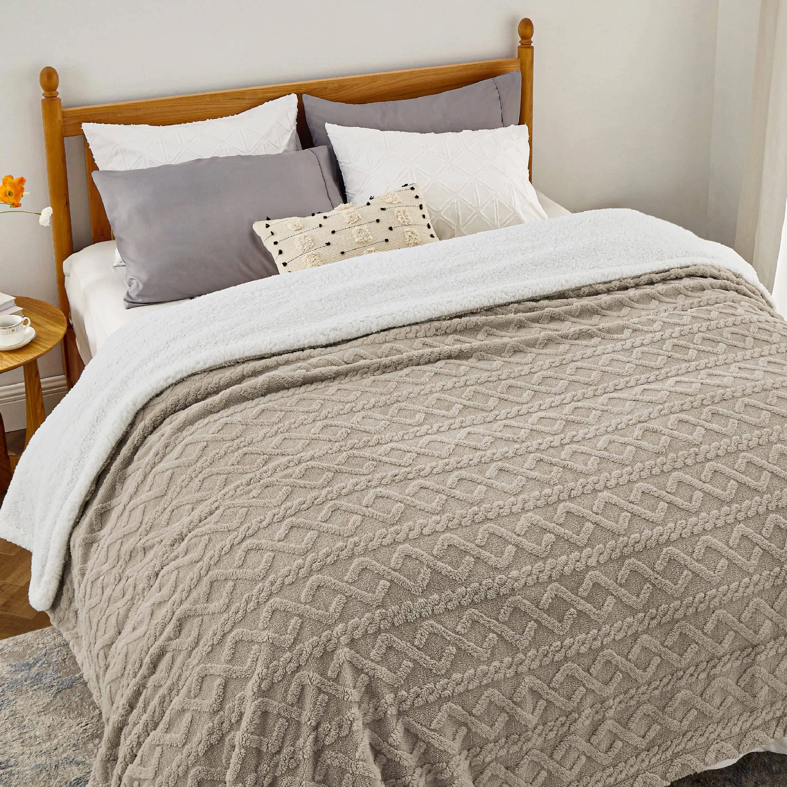 Bedsure Sherpa Throw Blanket For Couch