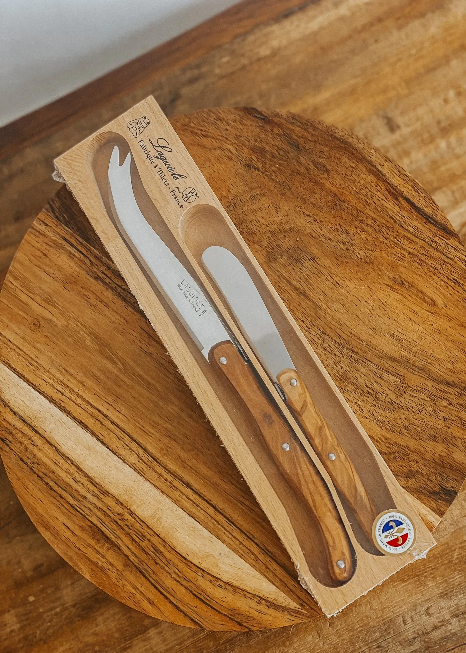 Debutant 2 Piece Cheese Set - Olive Wood