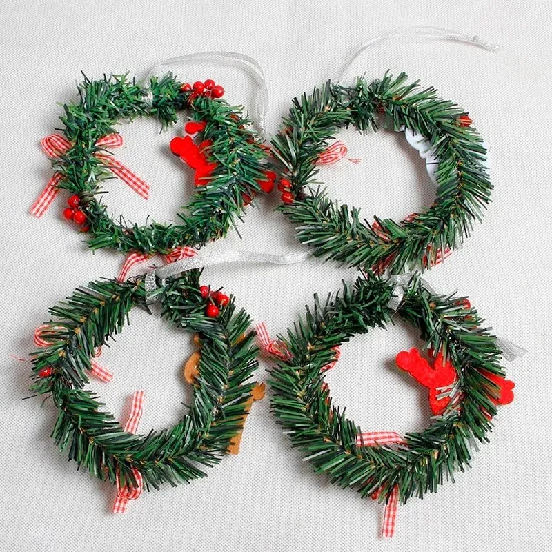 Holiday Wood Wreath Decor