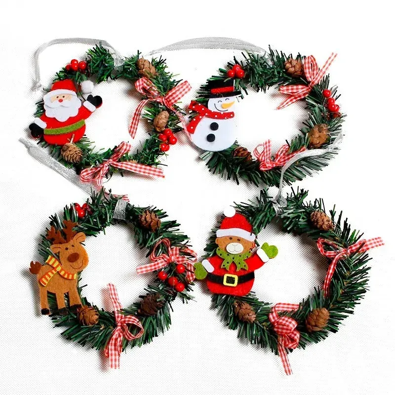 Holiday Wood Wreath Decor