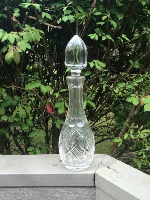 Vintage Lead Crystal Decanter. Liquor Bottle. Etched Diamond Pattern. Glassware. Decanter with Crystal Stopper. Barware. Serving. Tableware.