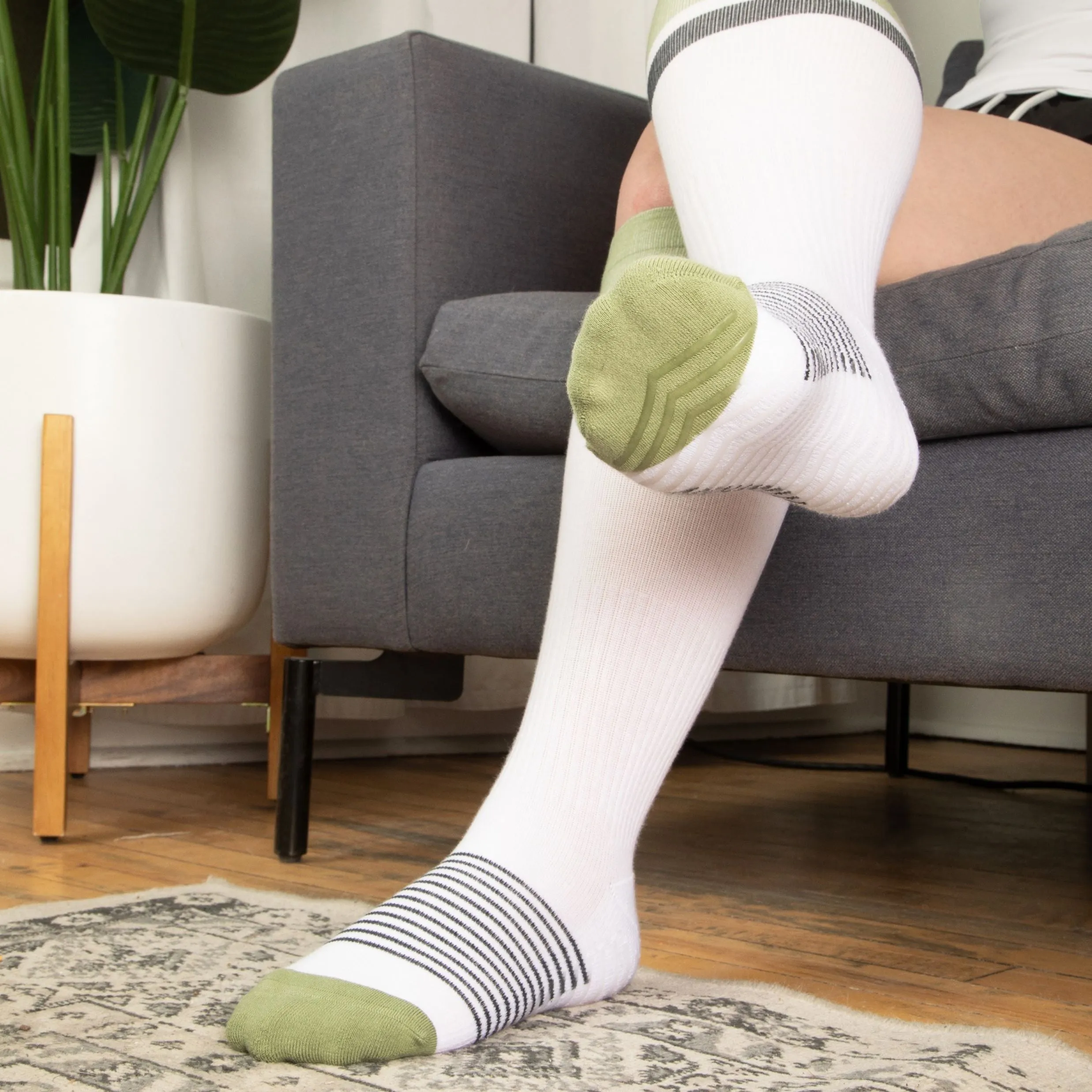Women's White/Black/Green Compression Socks with Grips - 4 Pairs